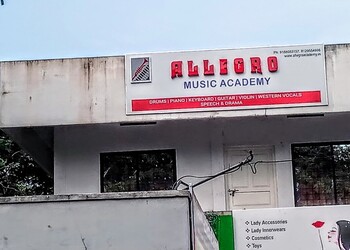 Allegro-music-academy-Guitar-classes-Vyttila-kochi-Kerala-1