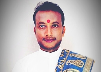 Amit-astrologer-Palmists-Fazalganj-kanpur-Uttar-pradesh-1