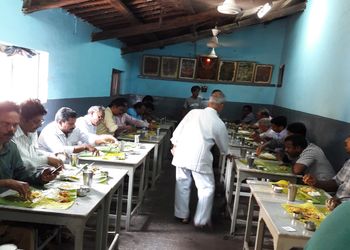 Anand-bhavan-Pure-vegetarian-restaurants-Brodipet-guntur-Andhra-pradesh-3