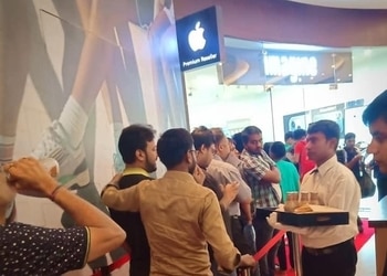 Apple-premium-reseller-Mobile-stores-Ballygunge-kolkata-West-bengal-3