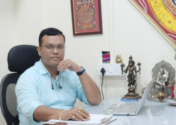 Astrologer-om-acharya-sailyajit-Astrologers-Guwahati-Assam-2