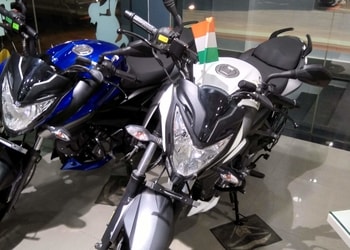 Bajaj-auto-Motorcycle-dealers-Cooch-behar-West-bengal-3