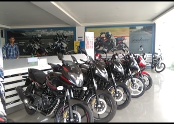 Bajaj-wheels-Motorcycle-dealers-Raiganj-West-bengal-2