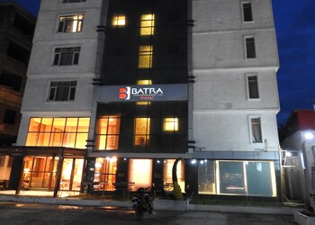 Batra-hotel-residences-3-star-hotels-Srinagar-Jammu-and-kashmir-1