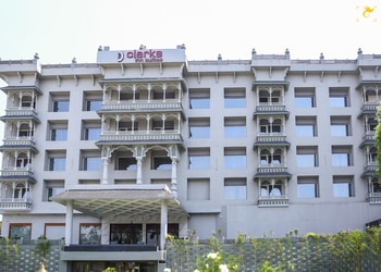 Clarks-inn-suites-4-star-hotels-Raipur-Chhattisgarh-1