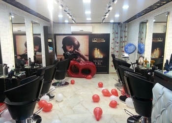 Cute-girl-Beauty-parlour-Mall-road-shimla-Himachal-pradesh-2