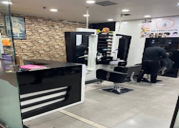 Cutterbox-salon-Beauty-parlour-Gandhibagh-nagpur-Maharashtra-2