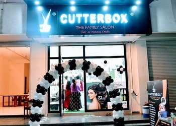 Cutterbox-salon-Beauty-parlour-Lakadganj-nagpur-Maharashtra-1