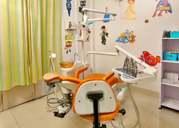 Dentique-dental-clinic-Dental-clinics-Ernakulam-junction-kochi-Kerala-3