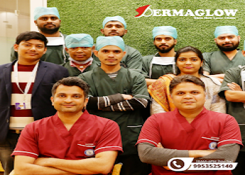 Dermaglow-skin-care-clinic-Dermatologist-doctors-Sector-29-gurugram-Haryana-2