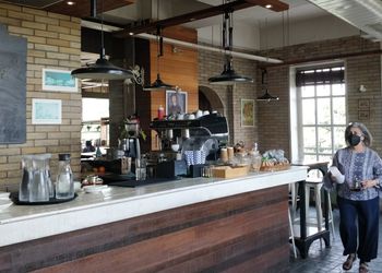 Di-ghent-cafe-Cafes-Gurugram-Haryana-2