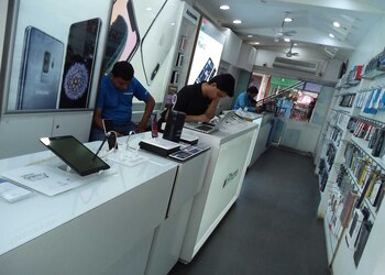 Divine-mobile-Mobile-stores-Rajkot-Gujarat-2