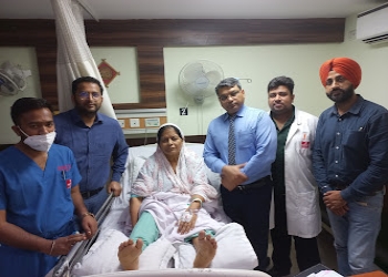 Dr-ashutosh-shrivastava-Orthopedic-surgeons-Sector-29-faridabad-Haryana-2