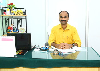 Dr-c-raghuveer-Dermatologist-doctors-Kampli-bellary-Karnataka-1