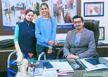 Dr-divyanshu-goyal-Orthopedic-surgeons-Palasia-indore-Madhya-pradesh-2