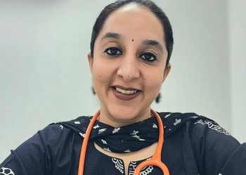 Dr-gauri-chauhan-Child-specialist-pediatrician-Chandigarh-Chandigarh-1