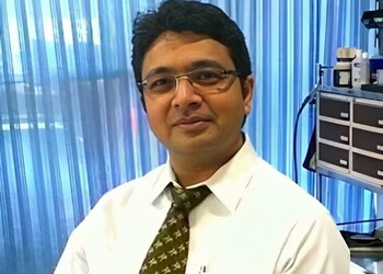 Dr-manish-verma-Child-specialist-pediatrician-Indore-Madhya-pradesh-1