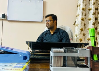 Dr-manoj-kumar-seervi-Neurosurgeons-Pali-Rajasthan-3