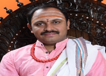 Dr-muguru-madhudixith-guruji-Vastu-consultant-Bannimantap-mysore-Karnataka-1