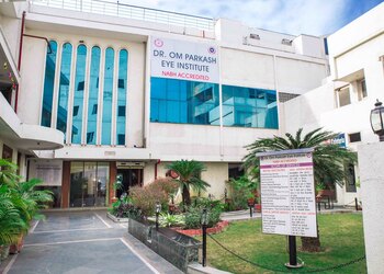 Dr-om-parkash-eye-institute-Eye-hospitals-Amritsar-junction-amritsar-Punjab-1