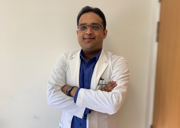 Dr-paras-agarwal-Diabetologist-doctors-Sector-45-gurugram-Haryana-1