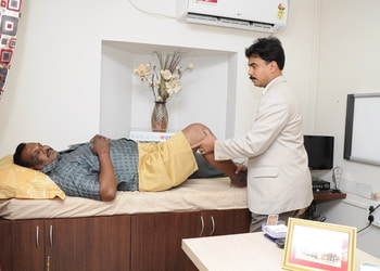 Dr-raj-kanna-anna-nagar-Orthopedic-surgeons-Anna-nagar-chennai-Tamil-nadu-3