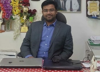 Dr-rishabh-jaiswal-Orthopedic-surgeons-Aminabad-lucknow-Uttar-pradesh-1