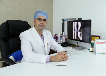 Dr-rohit-luthra-Orthopedic-surgeons-Camp-pune-Maharashtra-1