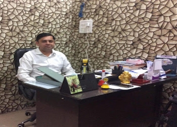 Dr-sarang-pandit-samvedna-clinic-Psychiatrists-Gorakhpur-jabalpur-Madhya-pradesh-1