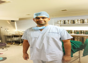 Dr-saurabh-tiwari-Child-specialist-pediatrician-Goregaon-mumbai-Maharashtra-2