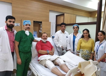 Dr-shekhar-srivastav-Orthopedic-surgeons-Delhi-Delhi-3