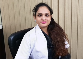 Dr-shivani-saini-doomra-Dermatologist-doctors-Jalandhar-Punjab-2