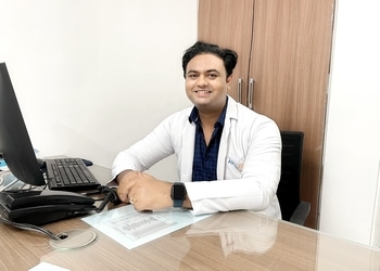 Dr-siddharth-sahu-Neurosurgeons-Pandri-raipur-Chhattisgarh-1