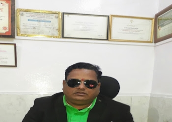 Dr-subodh-kumar-singh-dermatology-clinic-Dermatologist-doctors-Motihari-Bihar-1