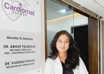 Dr-vaishali-pathak-Diabetologist-doctors-Swargate-pune-Maharashtra-3