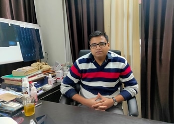 Drneeraj-khera-Neurosurgeons-Jhansi-Uttar-pradesh-1