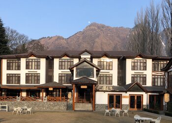 Fortune-resort-heevan-4-star-hotels-Srinagar-Jammu-and-kashmir-1