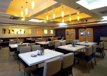 Geetha-restaurant-Pure-vegetarian-restaurants-Piplod-surat-Gujarat-2