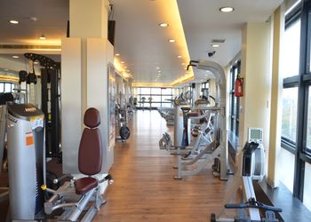 Golds-gym-Gym-Ernakulam-Kerala-2