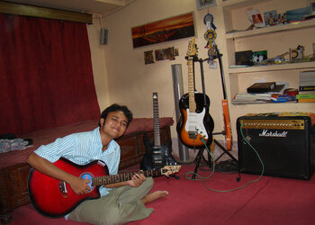 Guitar-mantra-Guitar-classes-Hyderabad-Telangana-3