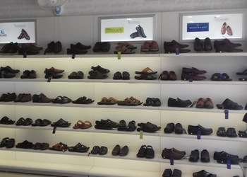 Khadims-Shoe-store-Gandhidham-Gujarat-3