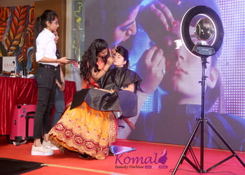 Komal-parlour-Beauty-parlour-Ambawadi-ahmedabad-Gujarat-2