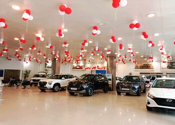 Kosmo-hyundai-Car-dealer-Guru-teg-bahadur-nagar-jalandhar-Punjab-2