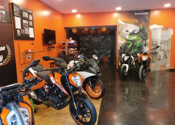 Ktm-husqvarna-chembur-Motorcycle-dealers-Chembur-mumbai-Maharashtra-3