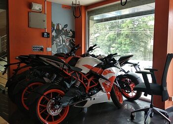 Ktm-trichy-Motorcycle-dealers-Kk-nagar-tiruchirappalli-Tamil-nadu-2