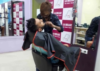 La-belluz-the-family-salon-Beauty-parlour-Anand-Gujarat-2