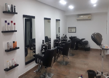 La-frio-salon-and-academy-Beauty-parlour-Periyar-madurai-Tamil-nadu-2