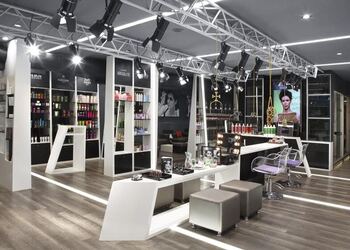 Lakme-salon-Beauty-parlour-Ahmednagar-Maharashtra-2