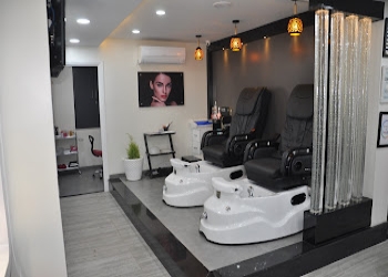 Lakme-salon-Beauty-parlour-Ajni-nagpur-Maharashtra-2