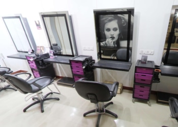 Lakme-salon-Beauty-parlour-Allahabad-prayagraj-Uttar-pradesh-3